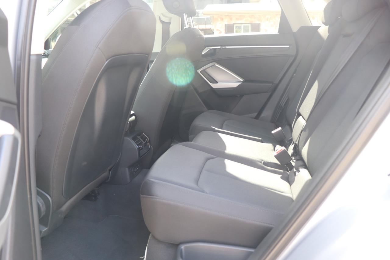 Audi Q3 40 TDI quattro S tronic Business Advanced