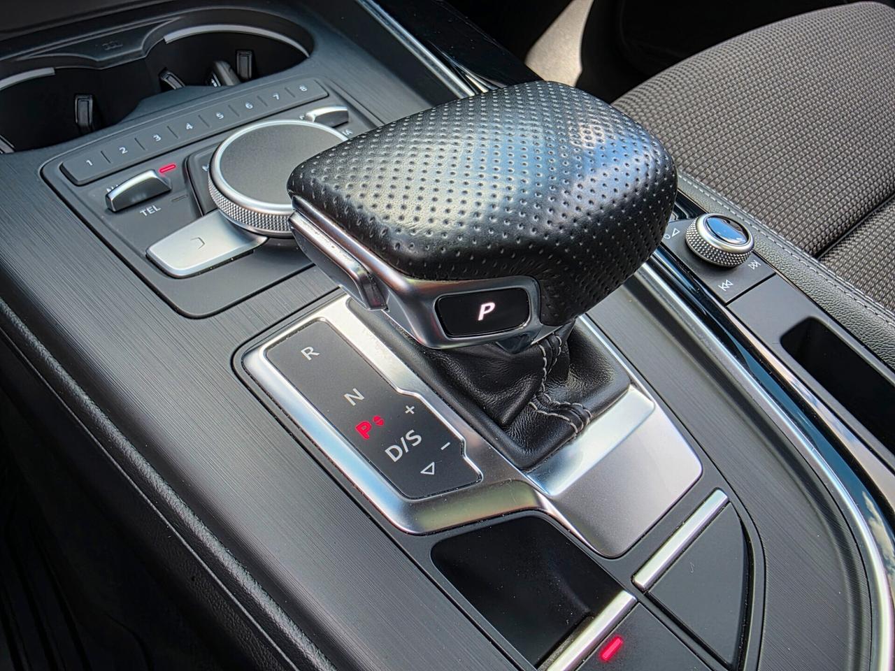Audi A4 - 2.0 TDI 190cv 3xS line Black edition