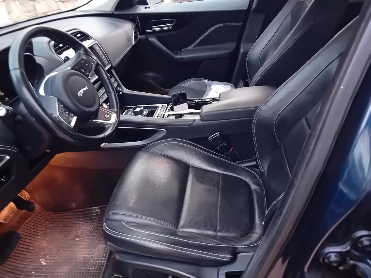 Jaguar F-Pace 2.0 D 180 CV R-Sport