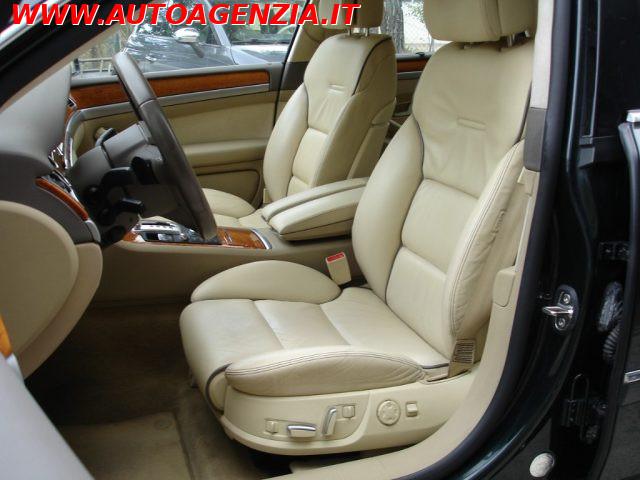 AUDI A8 3.0 V6 TDI quattro tiptronic