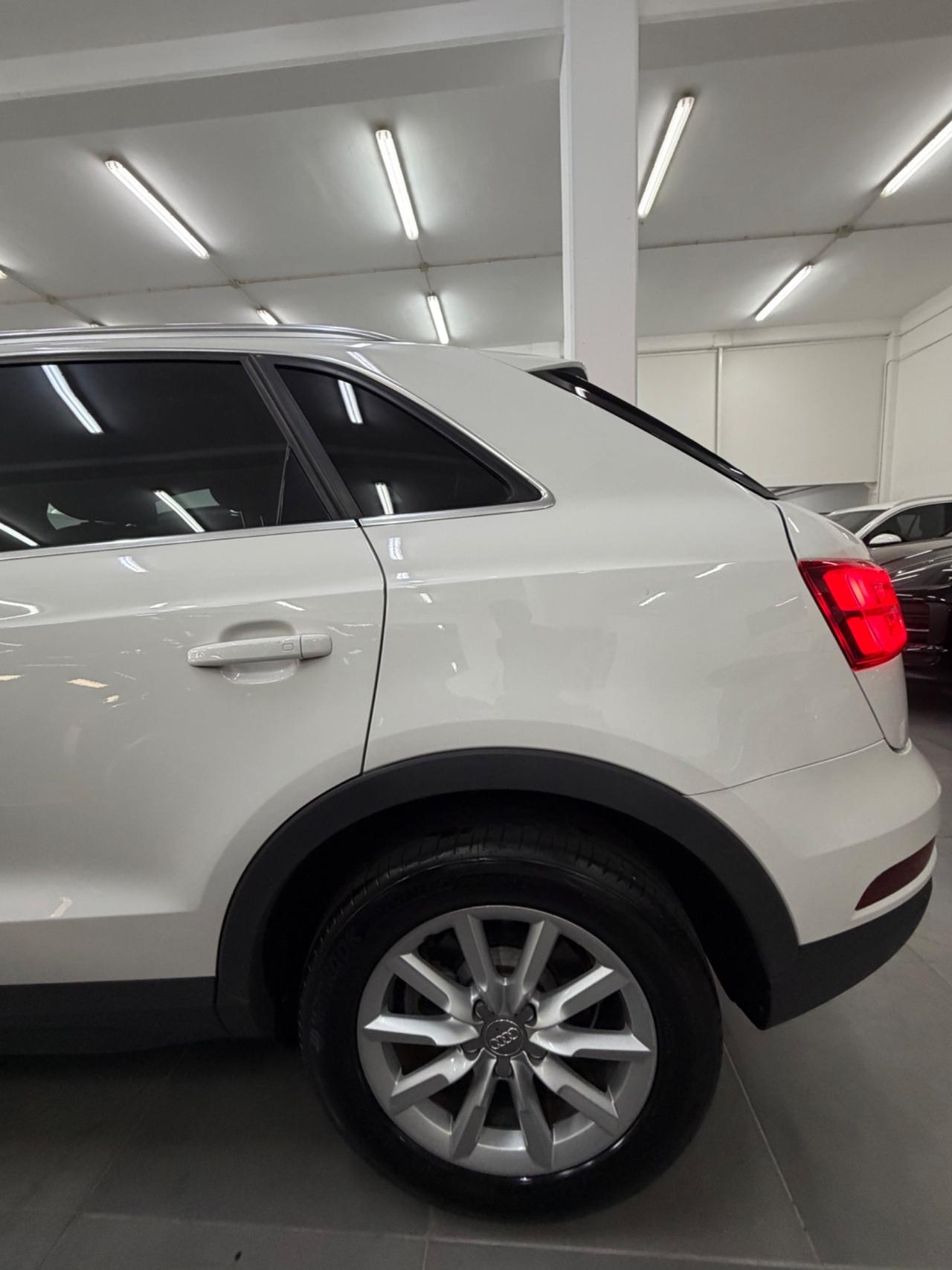 Audi Q3 2.0 TDI 120 CV Sport FINANZIABILE