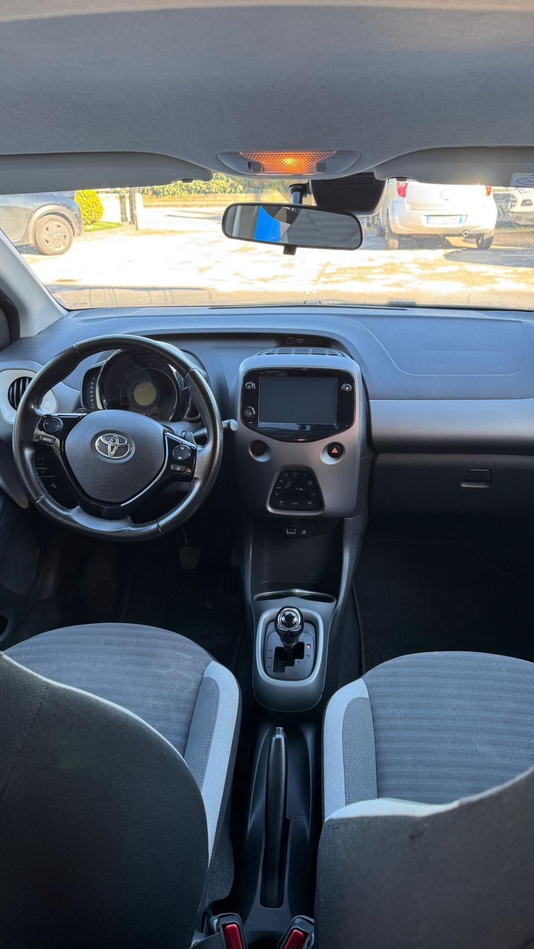 Toyota Aygo 1.0 VVT-i 72 CV 5 porte x-lusiv AUTOMATICA