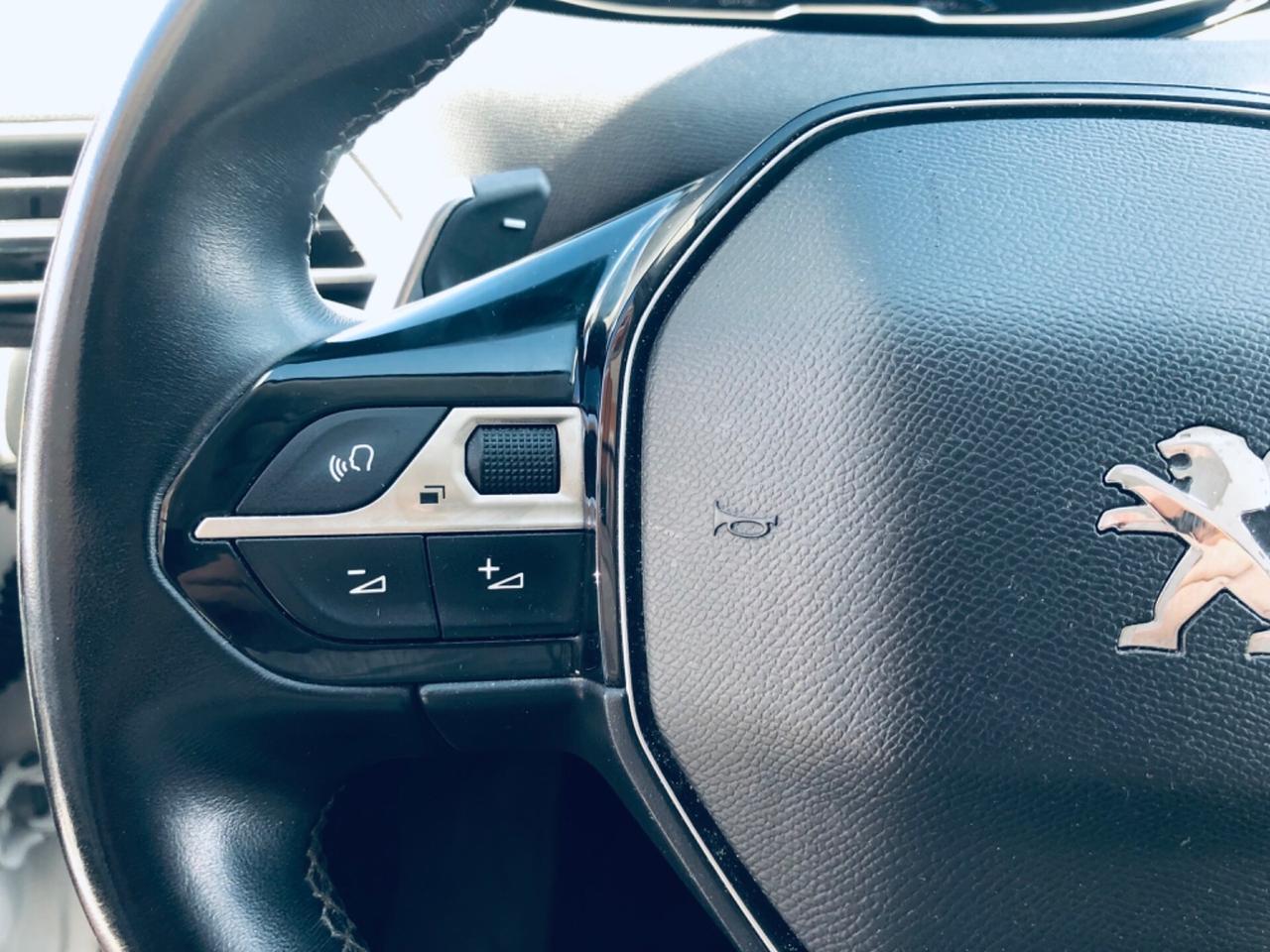 Peugeot 3008 1.5 HDI ALLURE PELLE-TELECAMERA