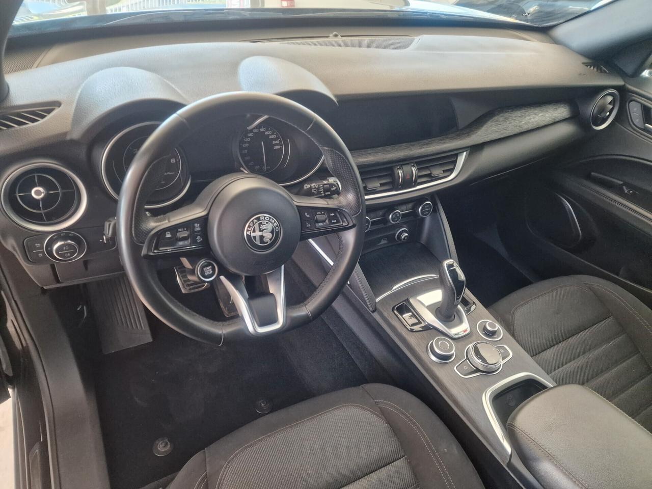 Alfa Romeo Stelvio 2021