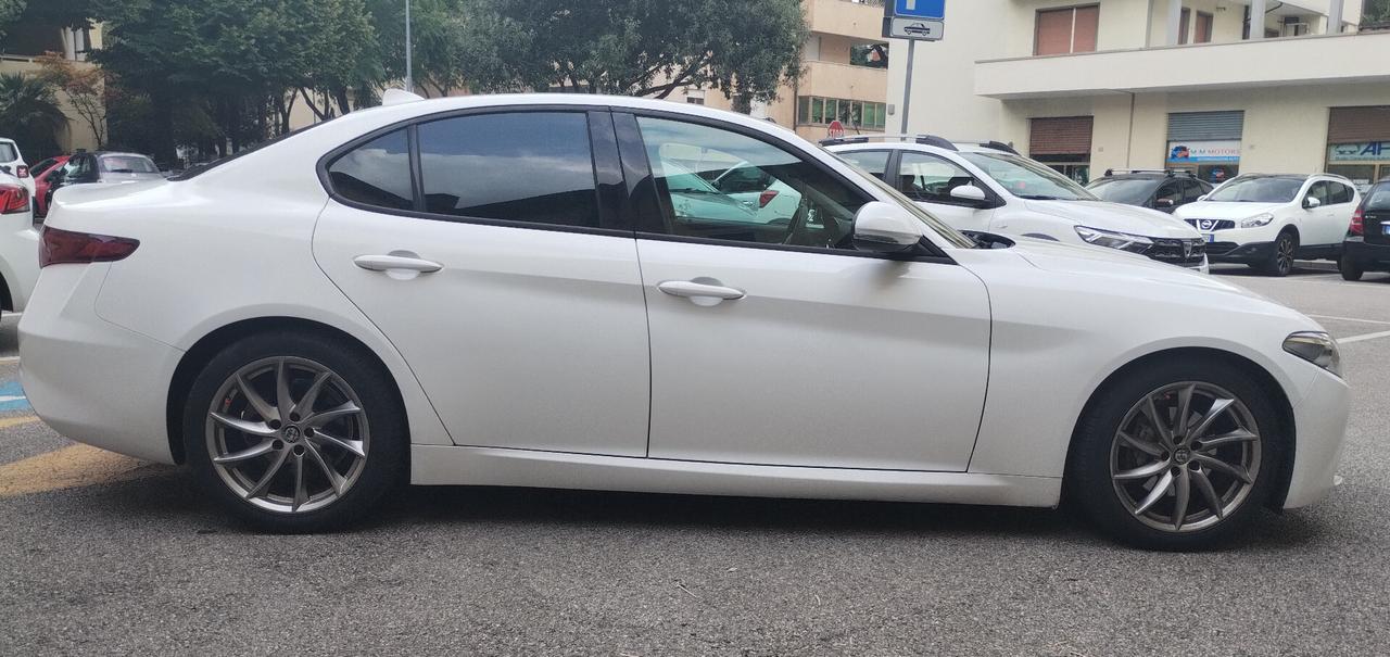 Alfa Romeo Giulia 2.2 Turbodiesel 180 CV AT8 Super