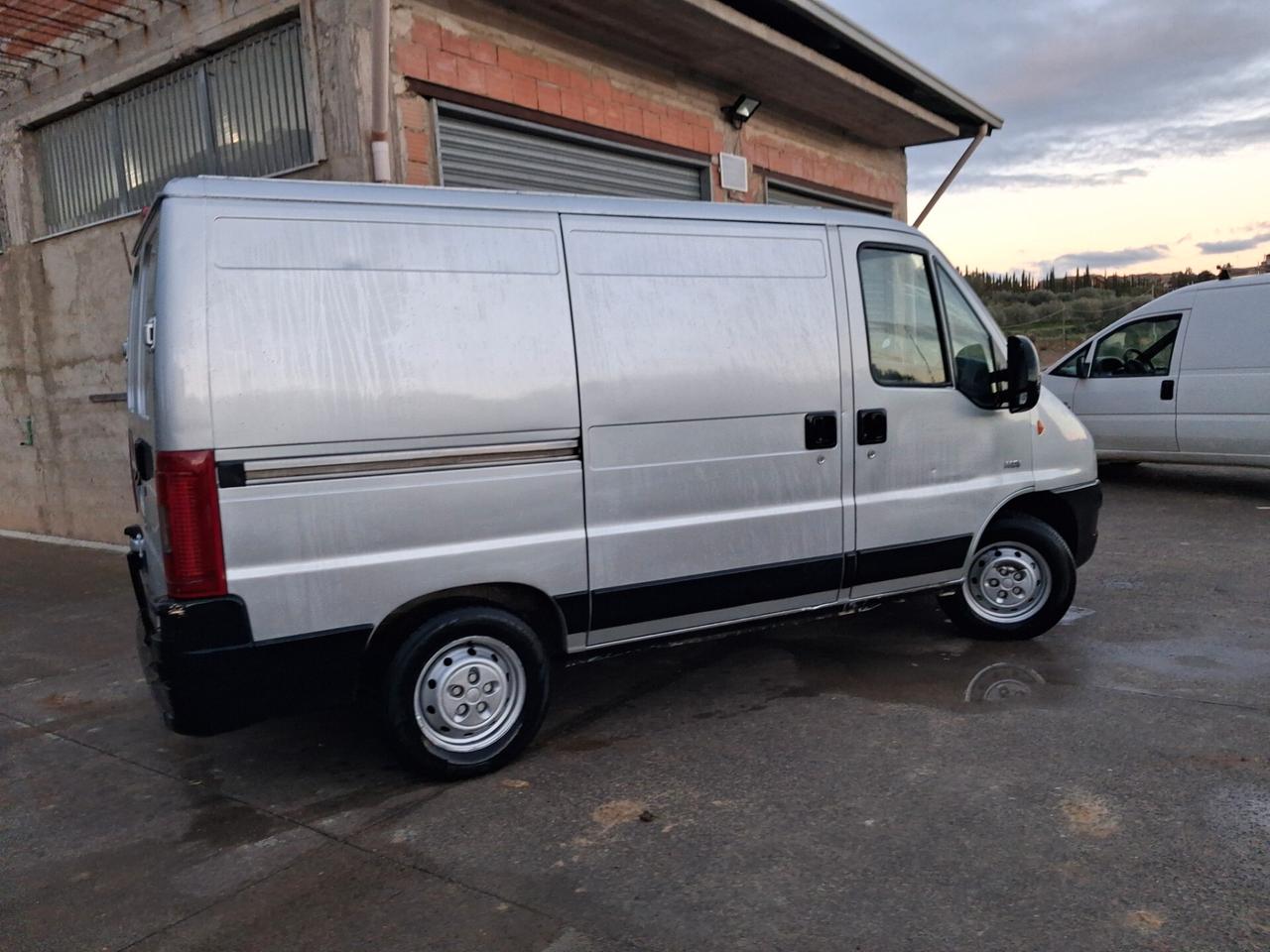 Peugeot Boxer 330CS 2.8 HDi cat PC-TA Furgone