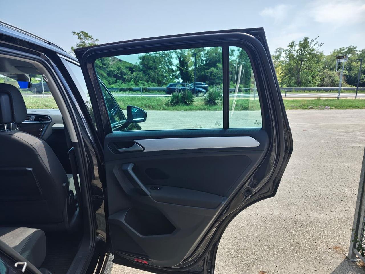 Volkswagen Tiguan Business 1.6 TDI #11814