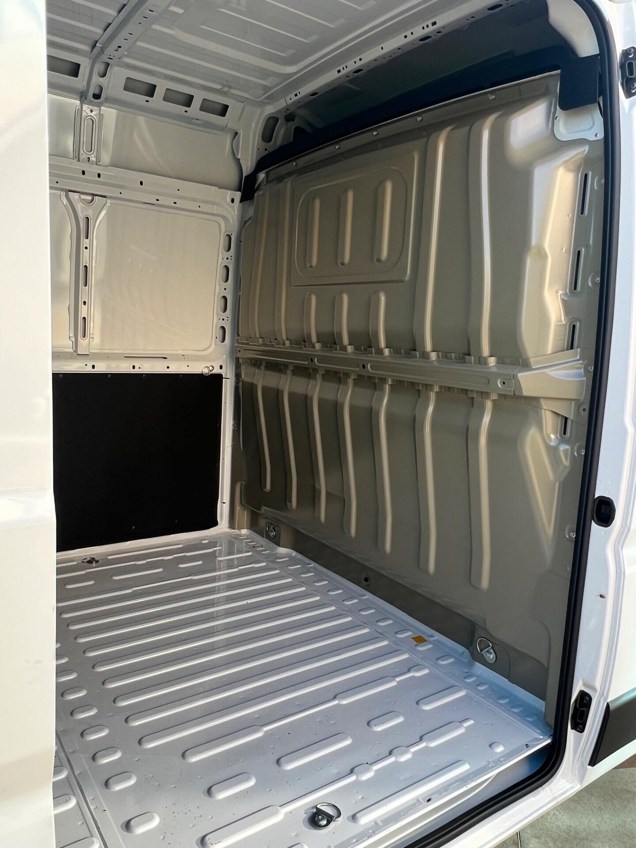 Peugeot Boxer 35 2.2 BlueHDi 140 S&S PLM-TM Furgone - T-Stock 2025