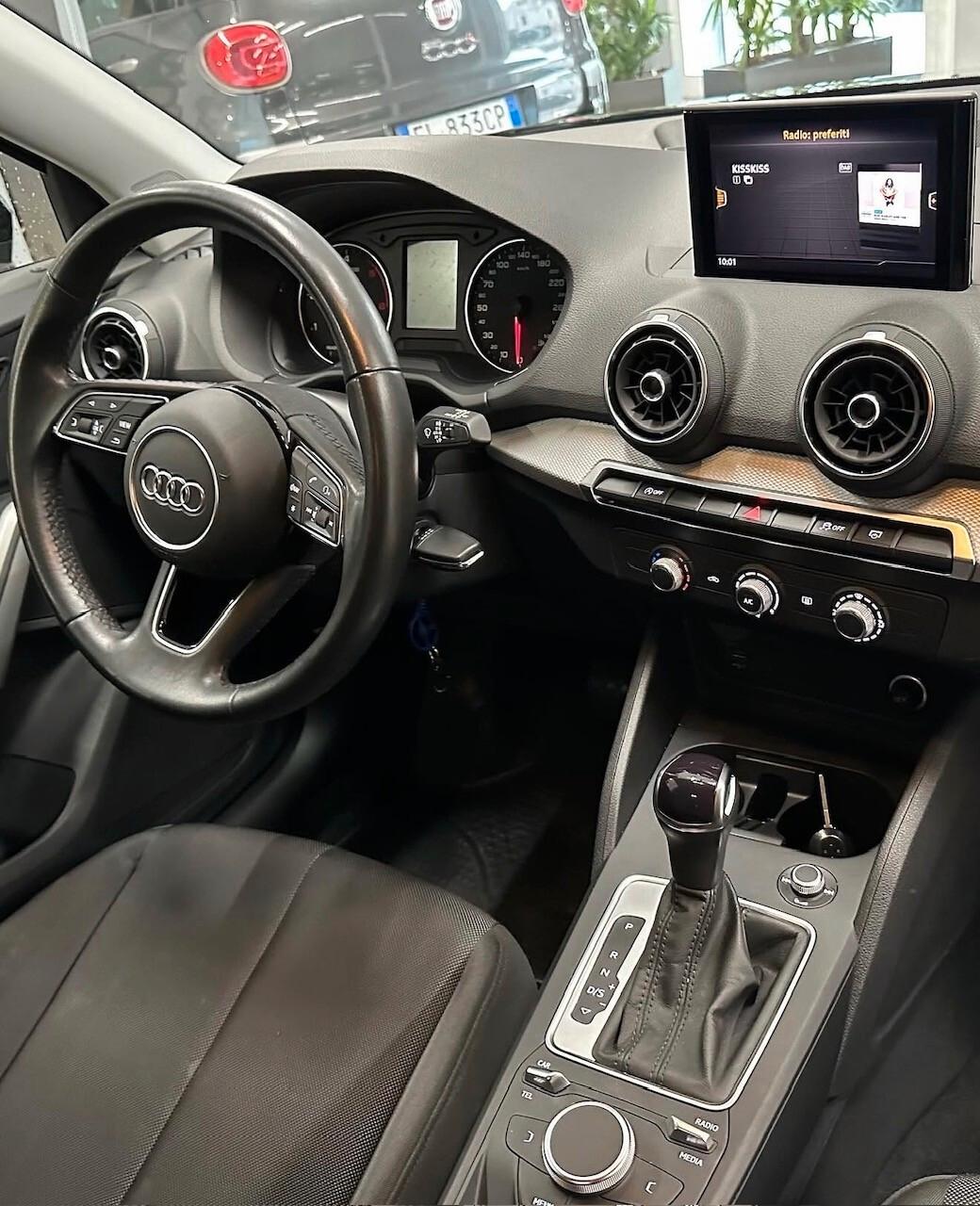 Audi Q2 30 TDI S tronic Identity Black