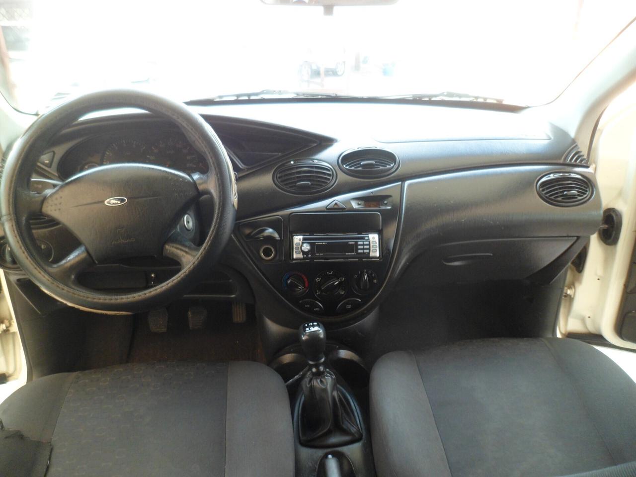 Ford Focus 1.8 TDCi 5p gancio traino full 00
