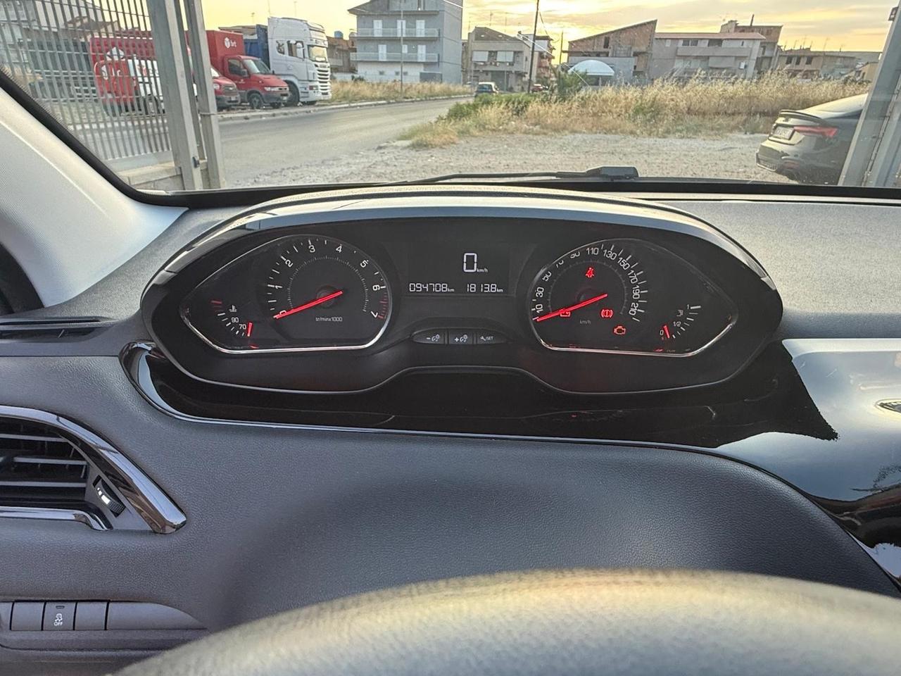 Peugeot 108 PureTech 82 5 porte Allure