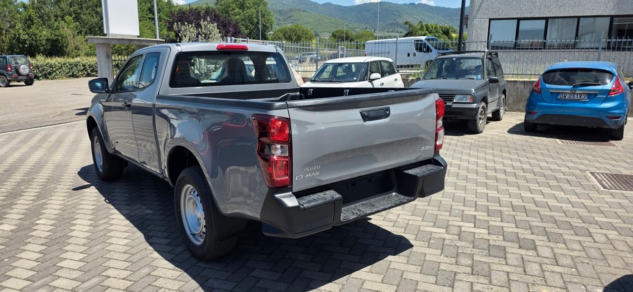Isuzu D-Max 2,2 SPACE CAB B-STRONG