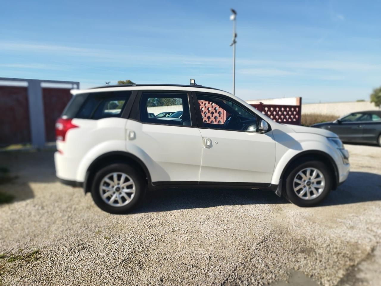 Mahindra XUV500 2.2 16V AWD W8