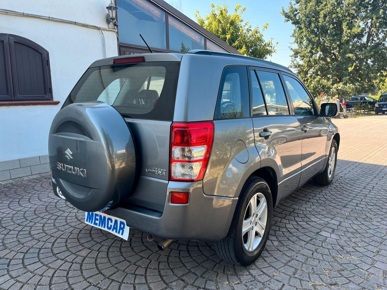 Suzuki Grand Vitara Grand Vitara 1.9 DDiS 5 porte Executive PERMUTABILE INTERNI IN PELLE