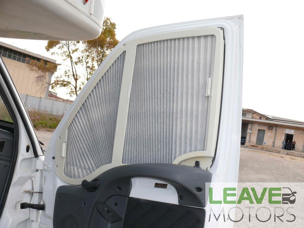 Hymer/eriba camper mansardato (M1327)