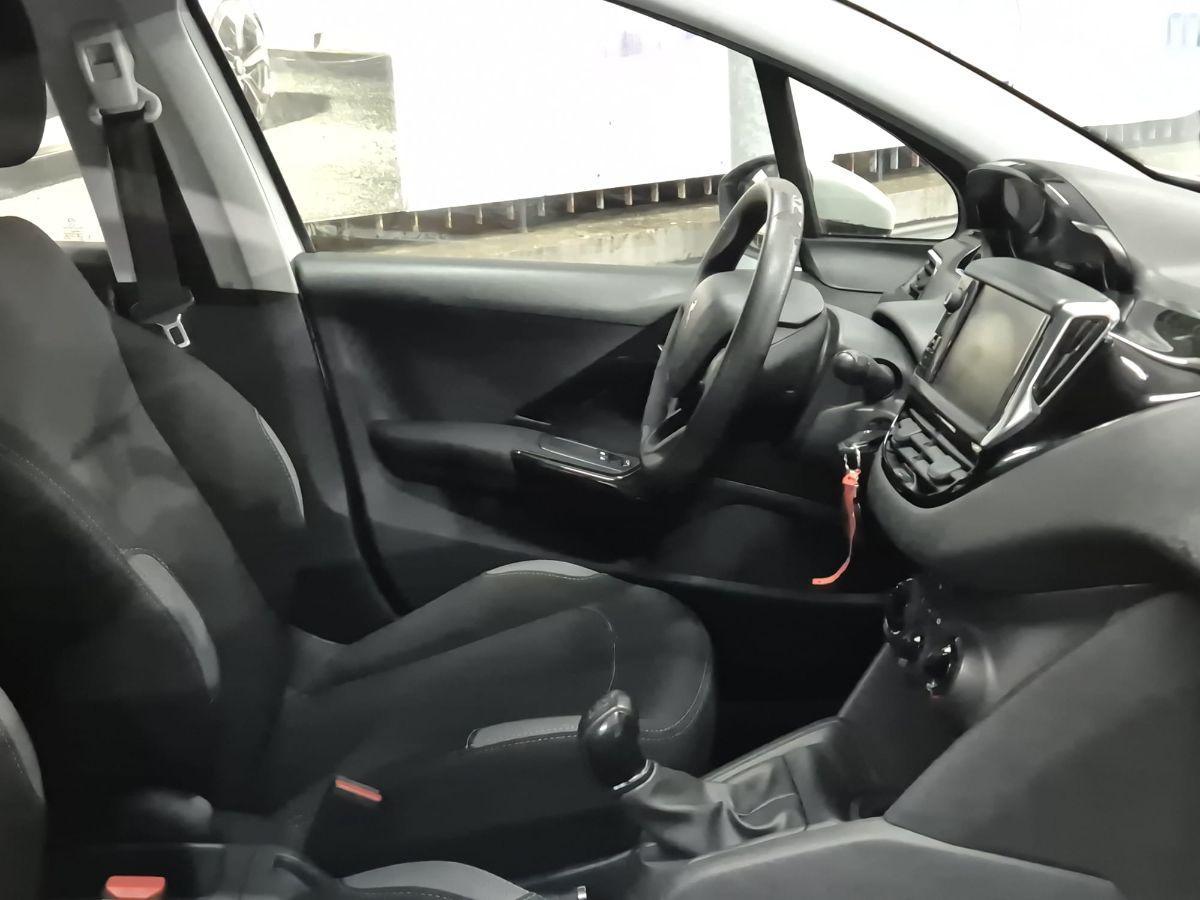 PEUGEOT - 208 - BlueHDi 75 S&S 5p. Active