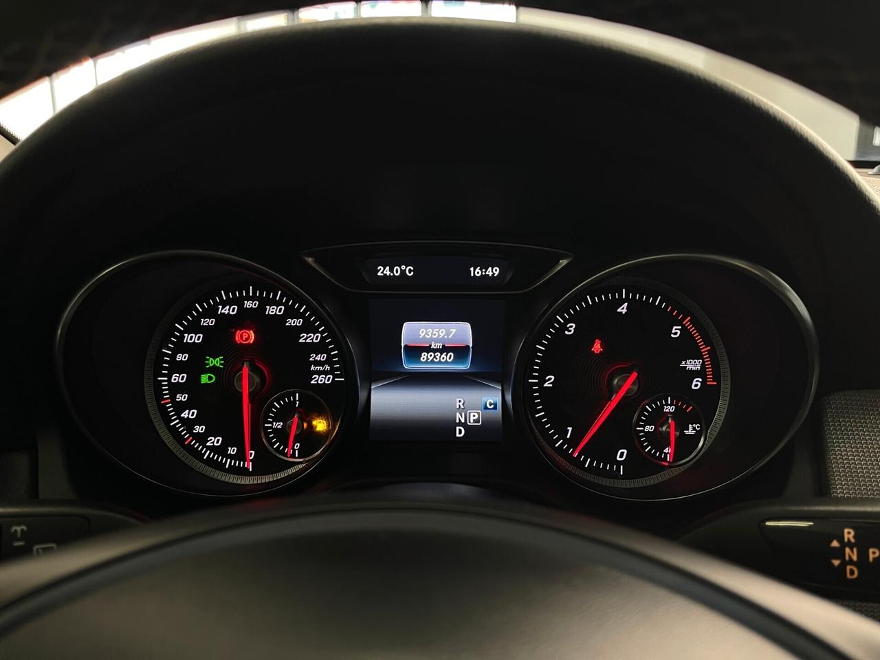 Mercedes-benz GLA 200d 136cv AMG Premium