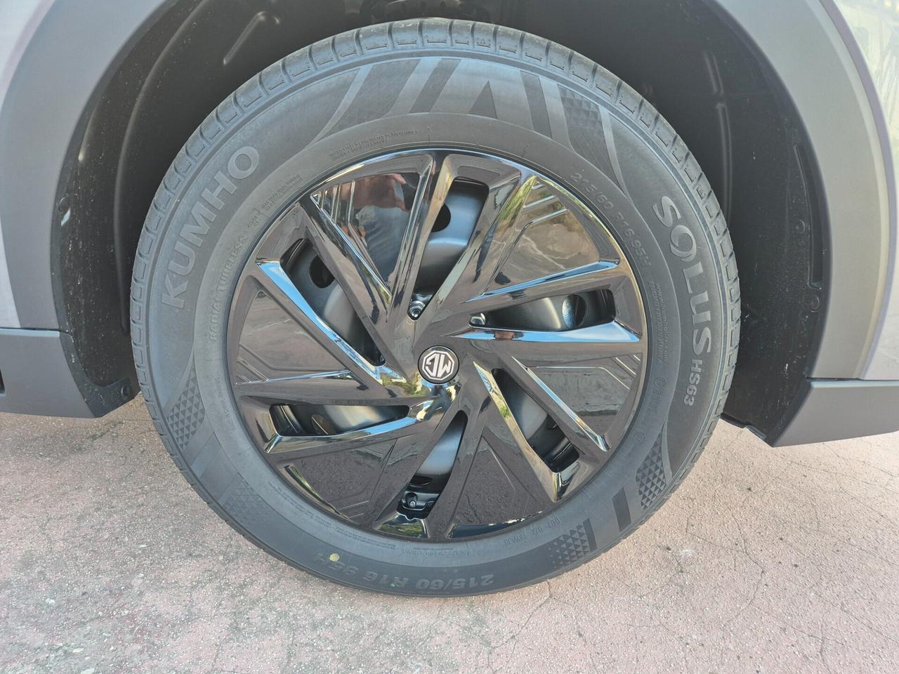 Mg ZS Standard Full Hybrid NUOVA