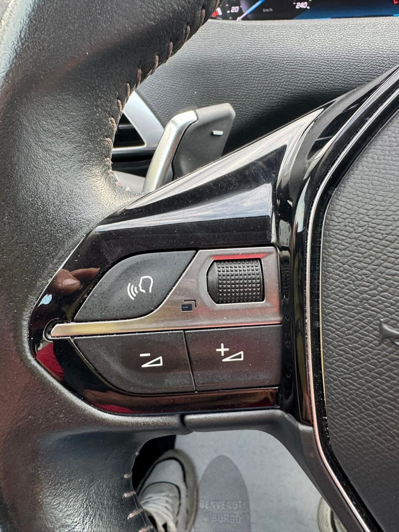 PEUGEOT 3008 1500 HDI 130CV AT8 UNICO PROPRIETARIO