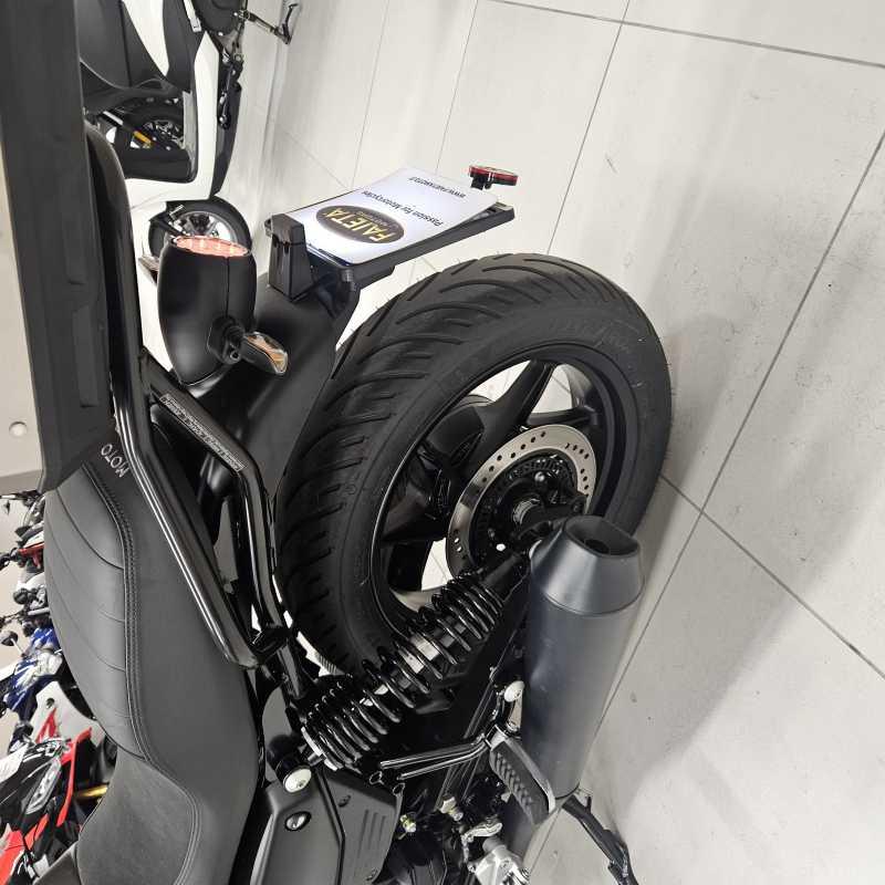 Moto Guzzi V7 Stone - 2026