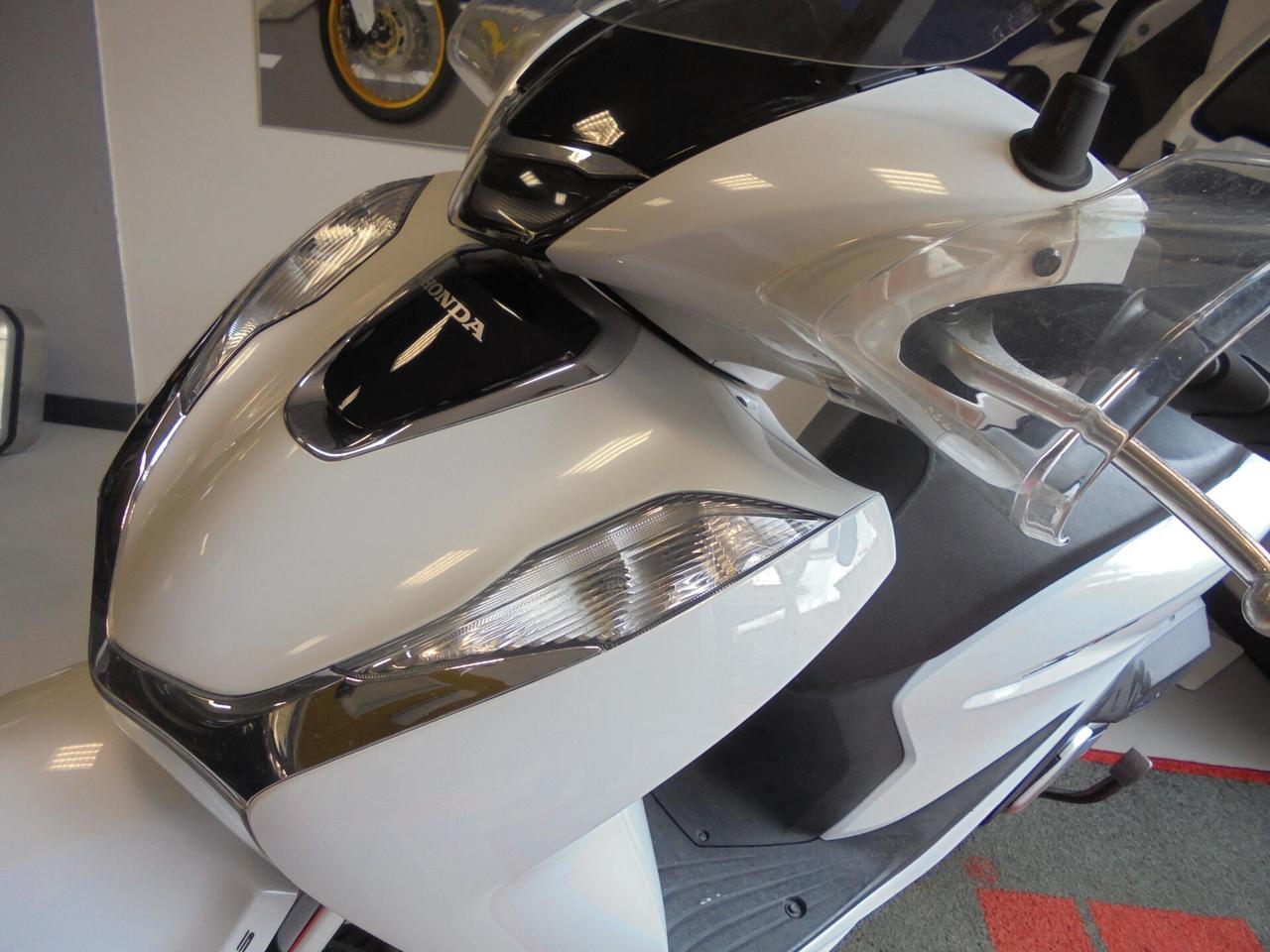 Honda SH 125 ABS + TCS