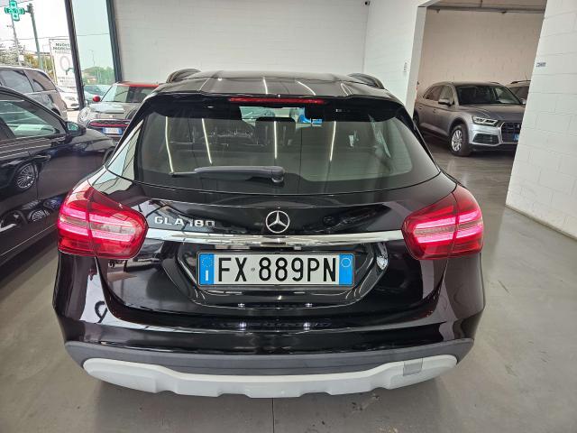 Mercedes-Benz GLA 180 premium NEOPATENTATI