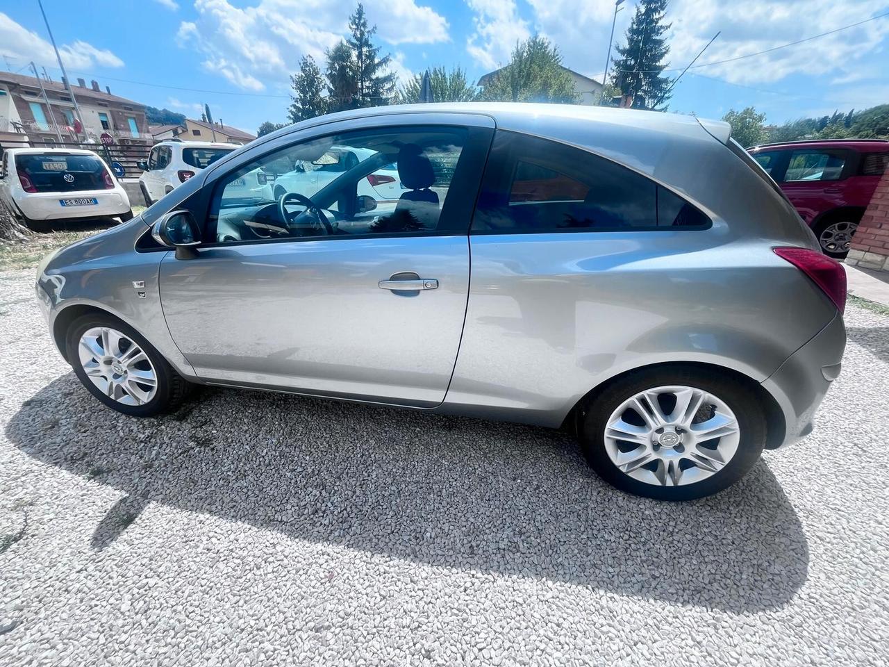 Opel Corsa 1.2 80CV 3 porte GPL-TECH