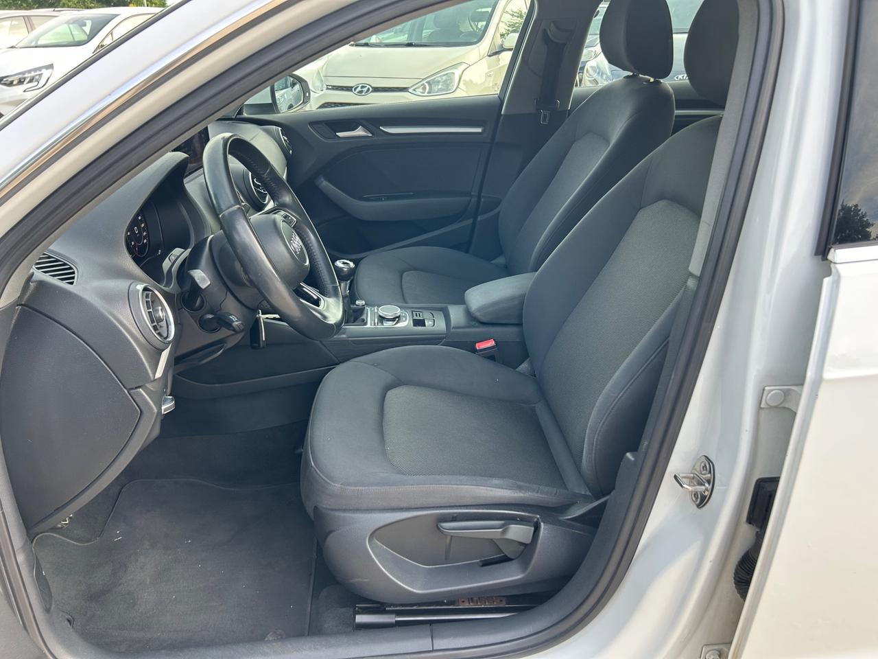 Audi A3 SPB 30 TDI Business Sline esterno neopatentati permute