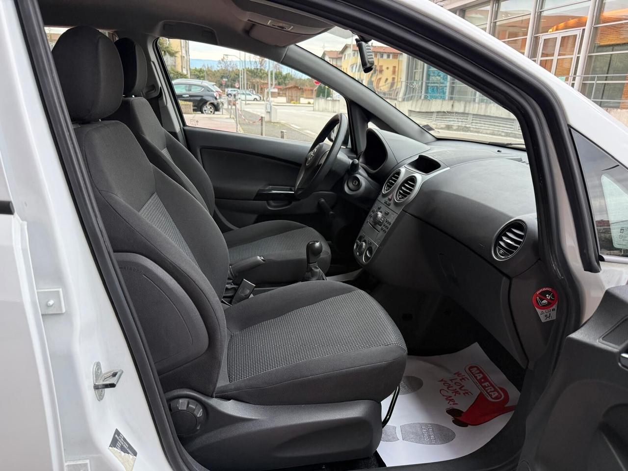 Opel Corsa 1.2 5 porte