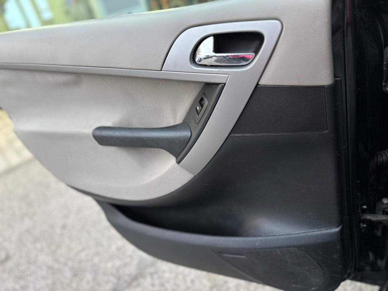 Citroen C4 1.6 HDi 110CV FAP Elegance