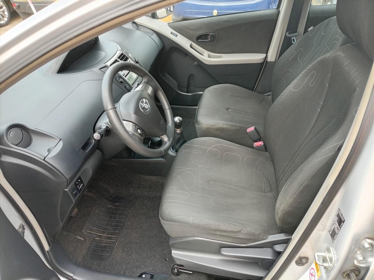 Toyota Yaris 1.0 5 porte Sol