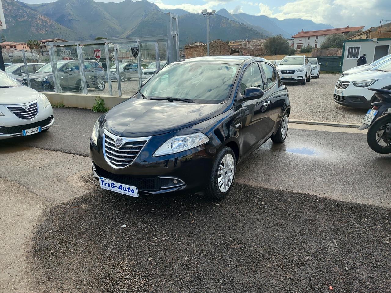 Lancia Ypsilon 1.2 69 CV 5 porte S&S Platinum