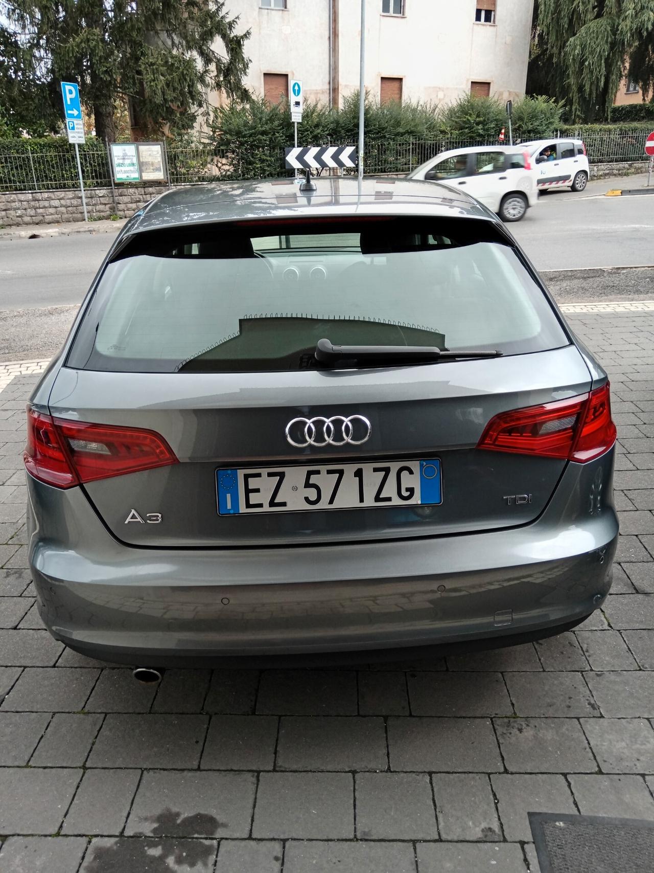 Audi A3 SPB 1.6 TDI 105 CV tip tronic