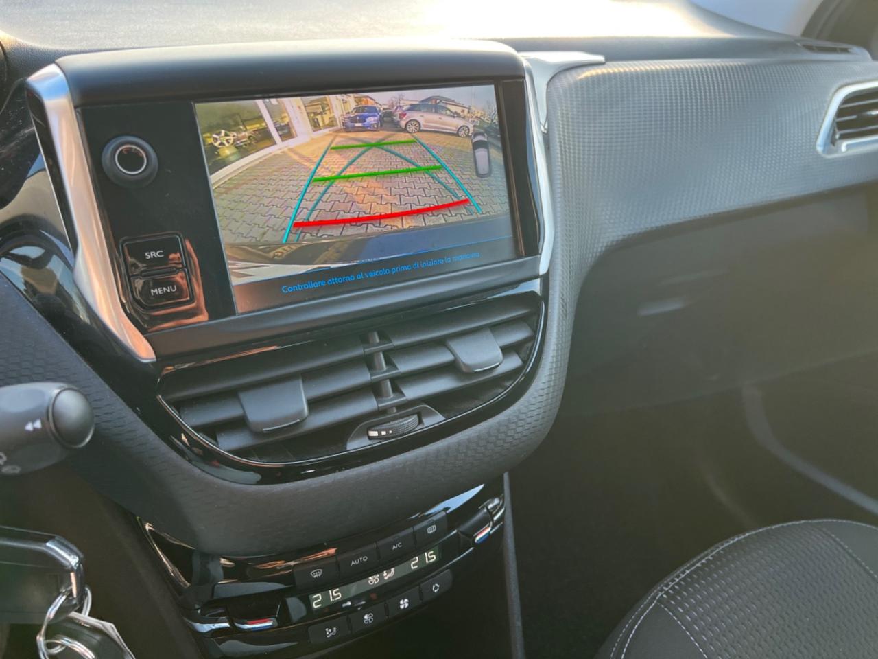 Peugeot 208 1.0 benz. 82 5 porte Allure ok Neopatentati