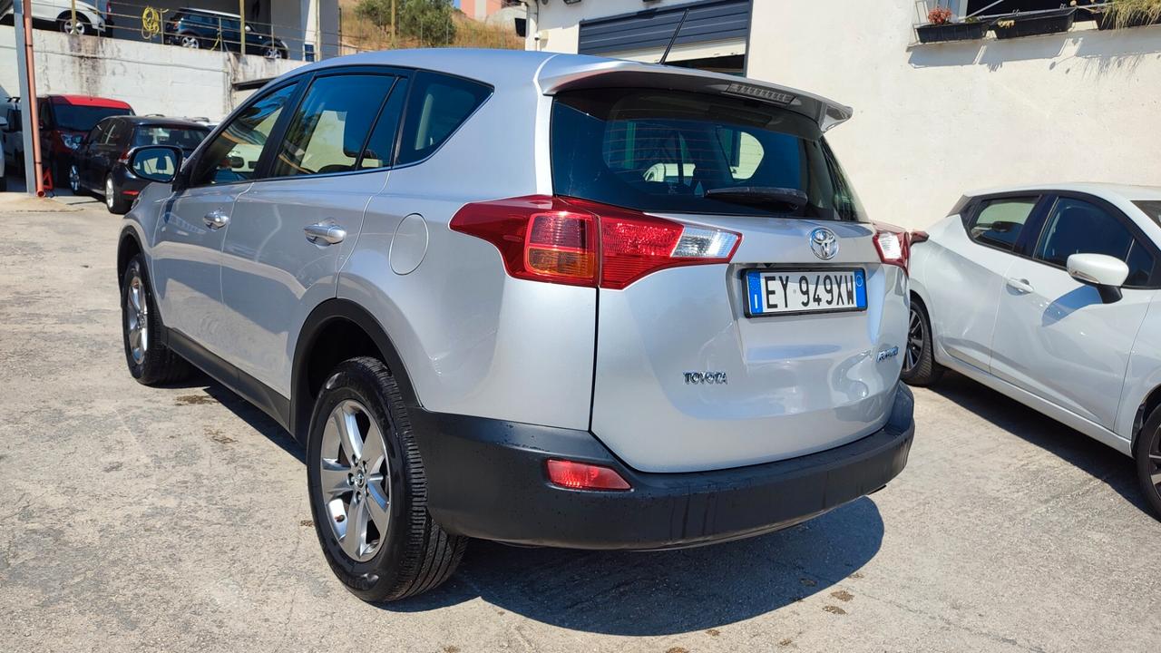 Toyota RAV 4 RAV4 2.0 D-4D 2WD Active