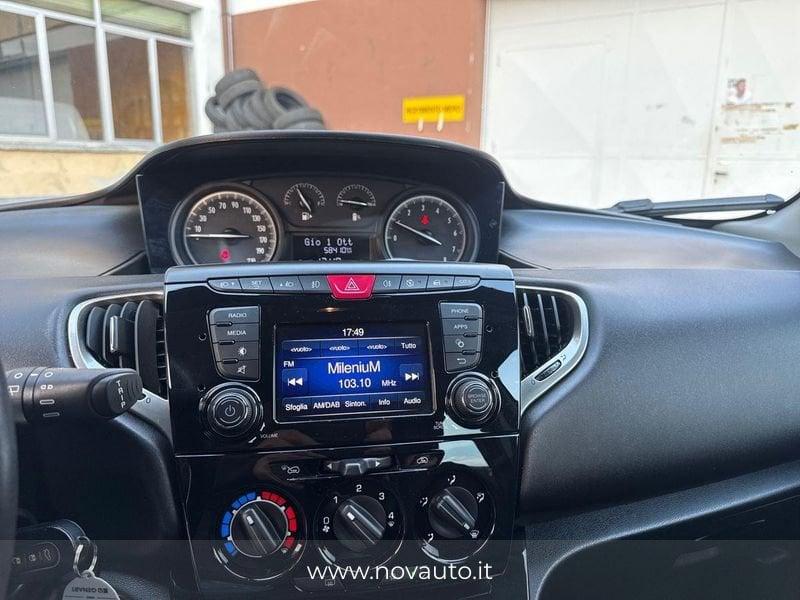 Lancia Ypsilon Ypsilon 1.0 firefly hybrid Gold s&s 70cv 5p.ti
