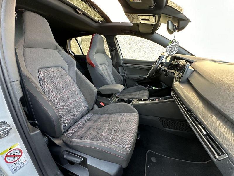 Volkswagen Golf GTI 2.0TSI Performance DSG