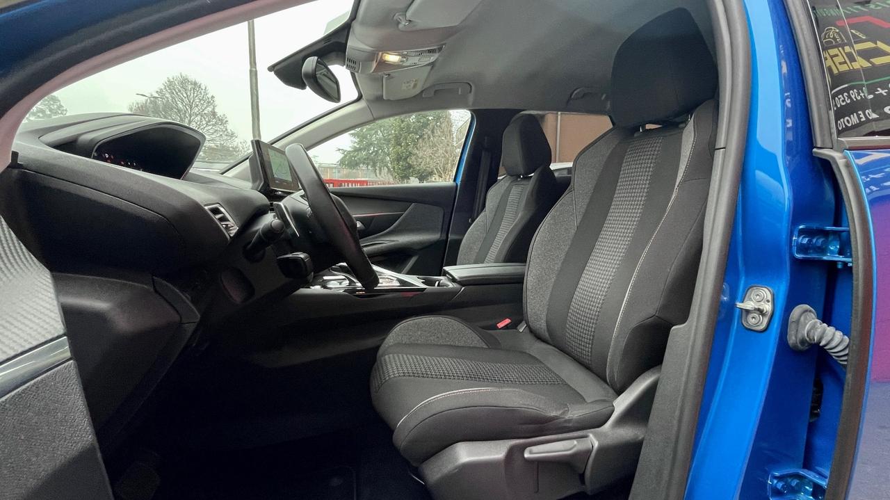 Peugeot 3008 BLUEHDI ACTIVE 131CV - FULL LED, VIRTUAL COCKPIT, NEOPATENTATI