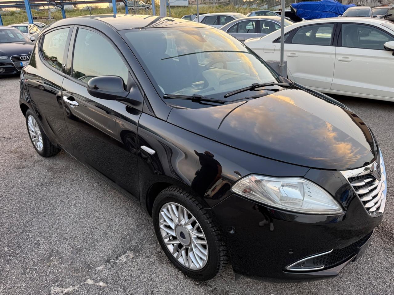 Lancia Ypsilon 1.2 69 CV 5 porte S&S Gold