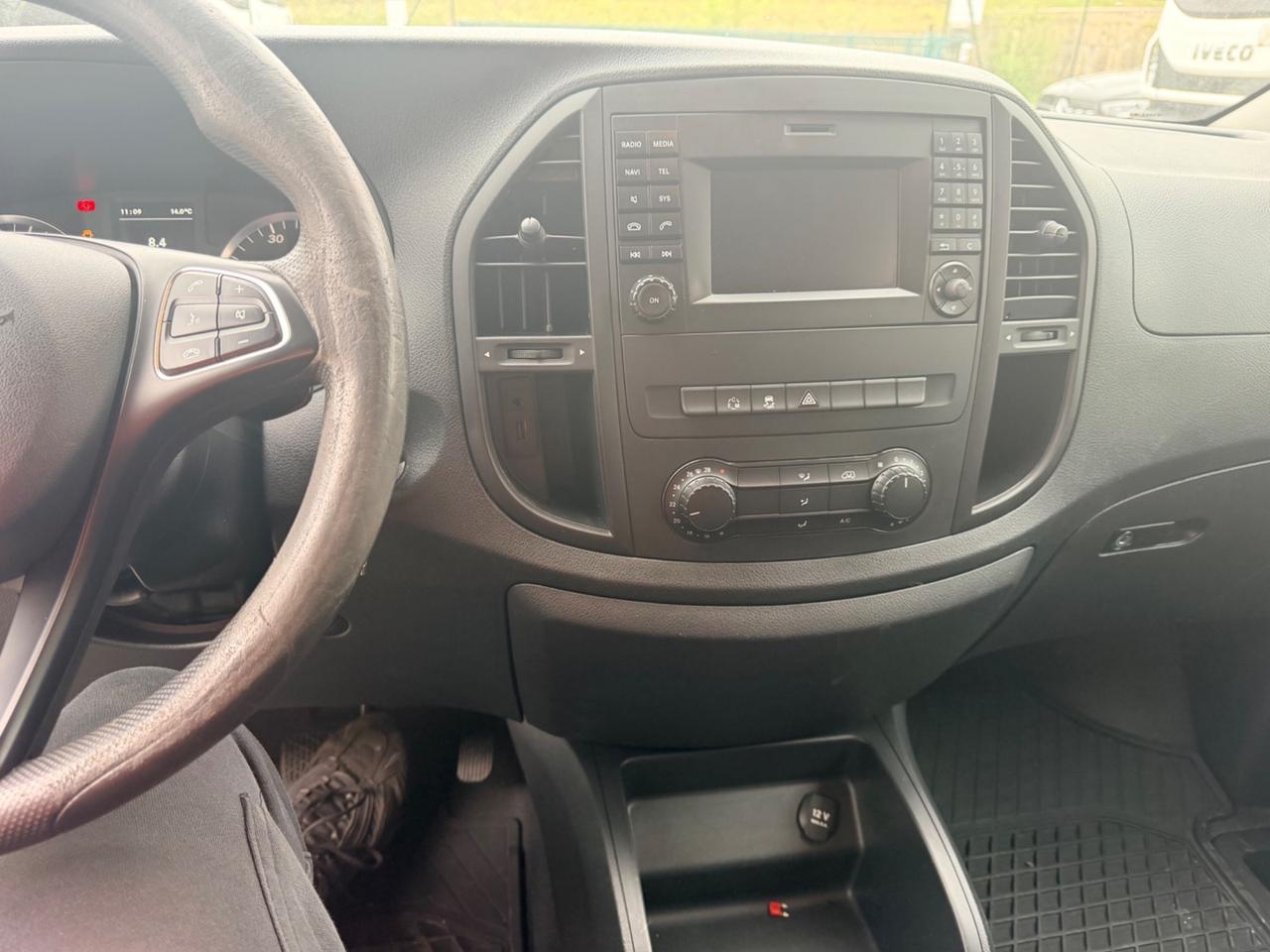 Mercedes Benz Vito 114 Mixto 5 posti