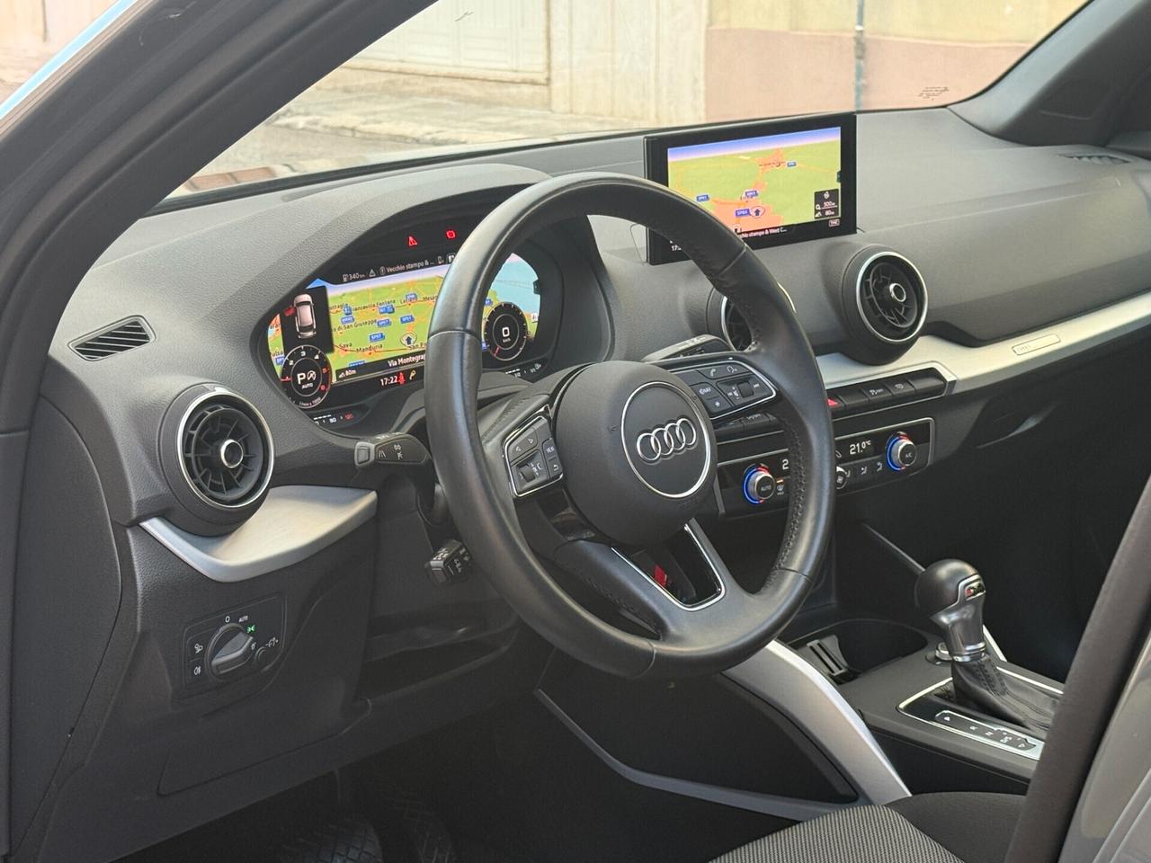 Audi Q2 35 TDI 2.0 Identity Black TETTO APRIBILE