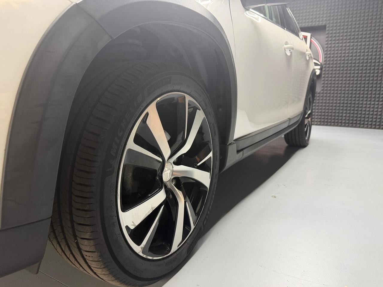 Peugeot 2008 BlueHDi 100 Allure