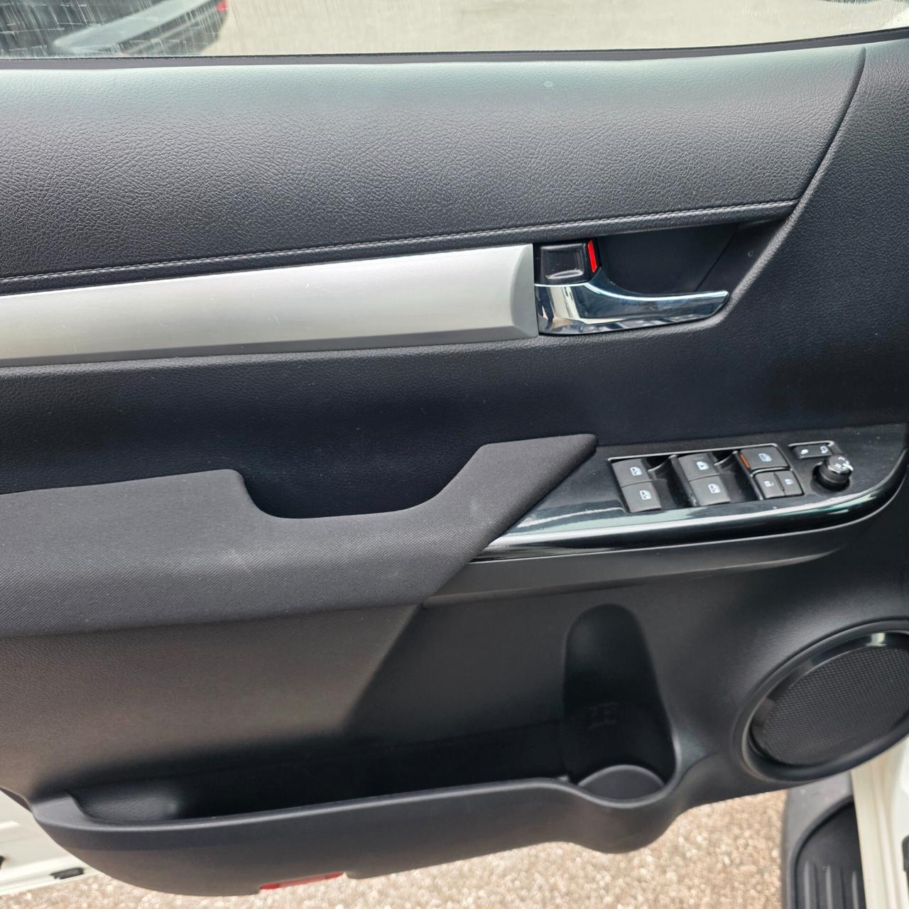 Toyota Hilux 2.4 D-4D 4WD 4 porte Double Cab Executive