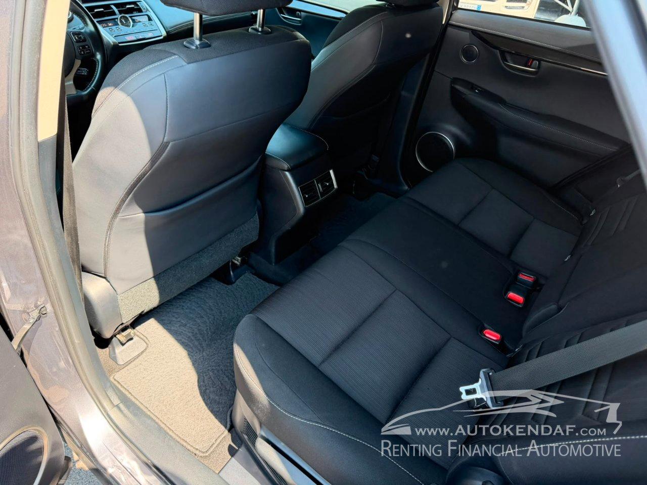 Lexus NX 300h 2.5 Executive 4wd cvt
