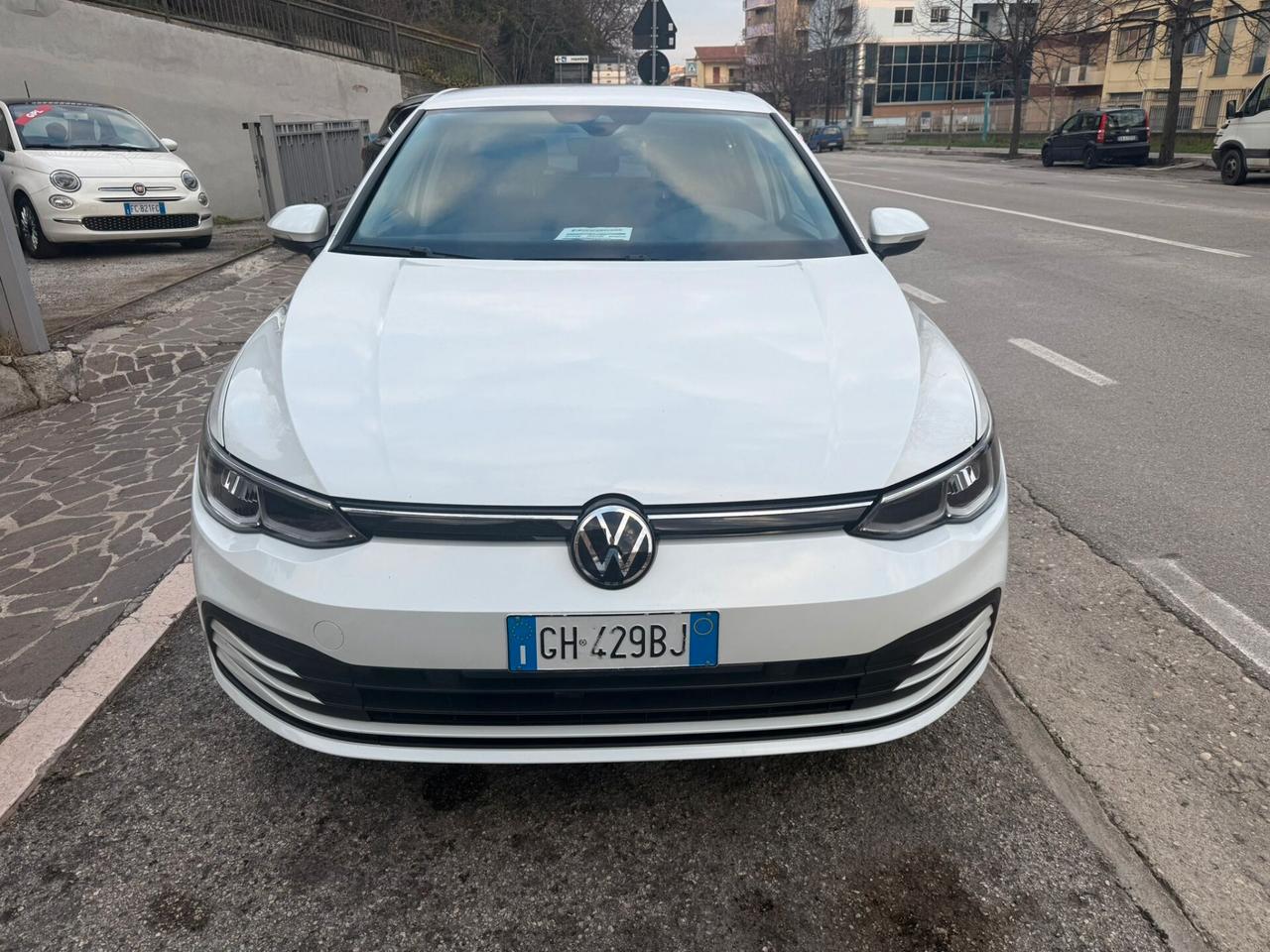 VOLKSWAGEN GOLF VIII 1,5 TGI 130 CV LIFE DSG MY21 5P