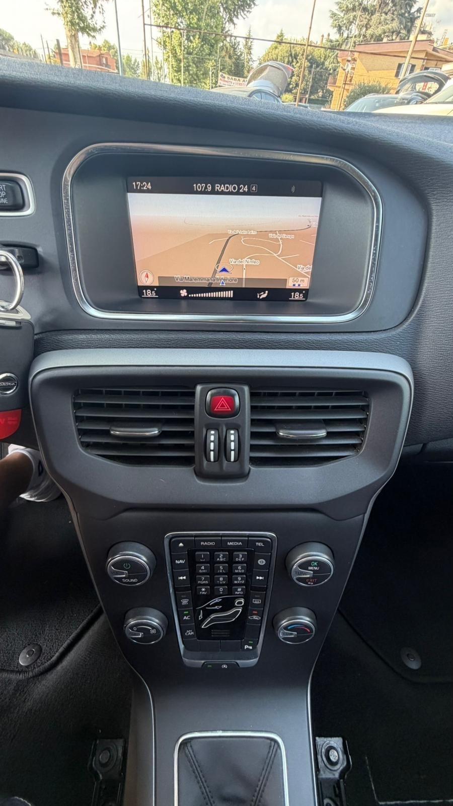 Volvo V40 D2 R-design