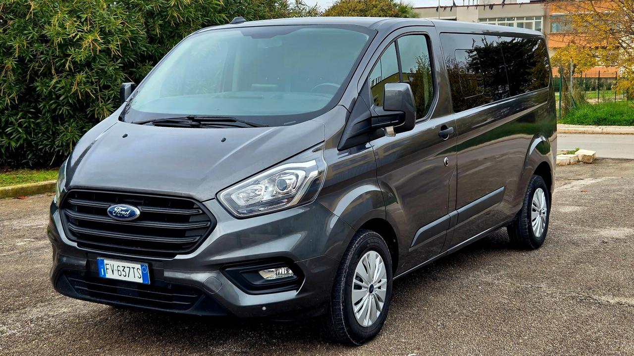 Ford Transit Custom 9 Posti Titanium prolungato Uni pro