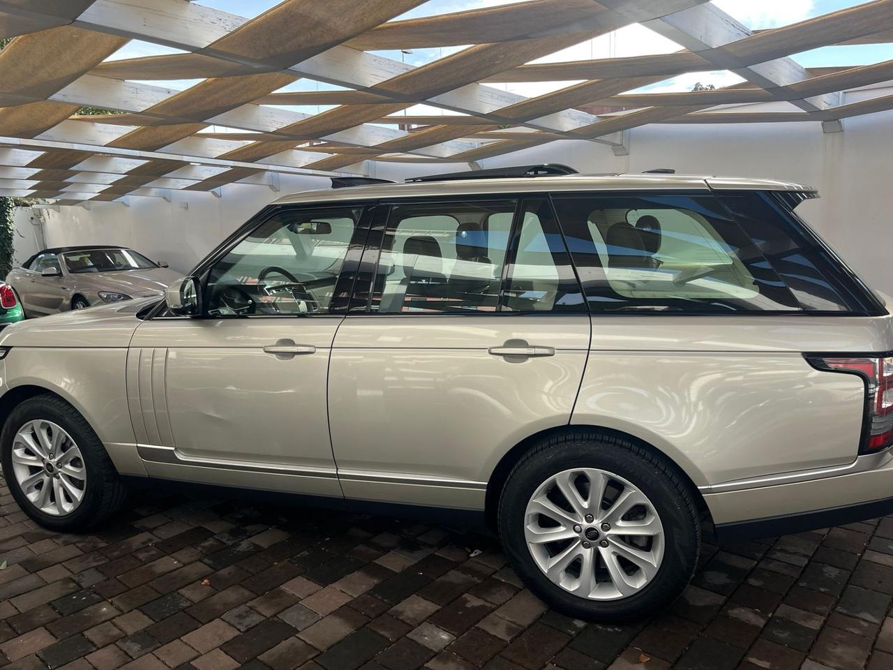 Land Rover Range 4.4 SDV8 Vogue