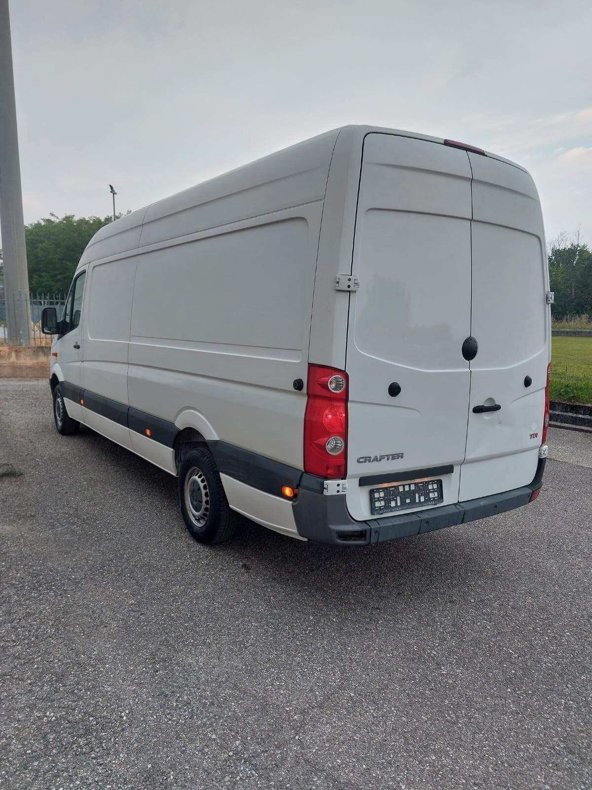 Volkswagen Crafter 35 L2H3 163cavali 42700 chilometri!!!