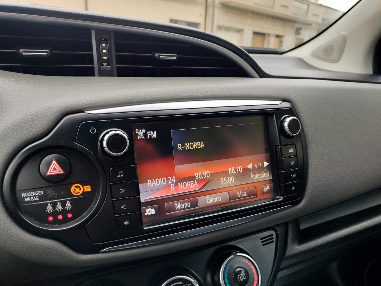 Toyota Yaris 1.0 5 porte Lounge benzina GPL